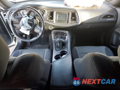 Zdjęcie 8 z 12 samochodu: 2015 DODGE CHALLENGER SXT VIN:2C3CDZAG9FH702652 - miniatura