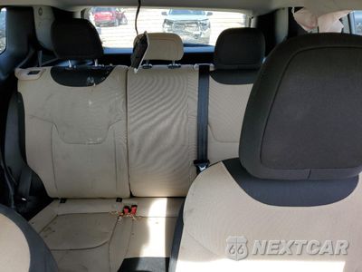 Zdjęcie 10 z 16 samochodu: 2017 JEEP RENEGADE LATITUDE VIN:ZACCJBBB0HPE88389 - miniatura