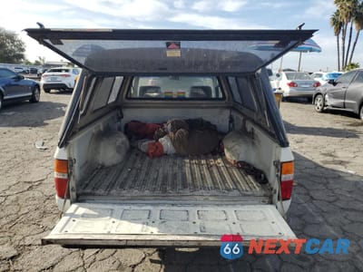 Zdjęcie 10 z 12 samochodu: 1989 TOYOTA PICKUP 1/2 TON SHORT WHEELBASE VIN:JT4RN81R5K0006528 - miniatura