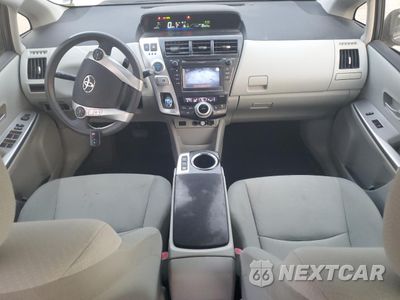 Zdjęcie 8 z 15 samochodu: 2012 TOYOTA PRIUS V VIN:JTDZN3EUXC3105704 - miniatura
