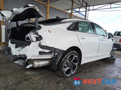 Piąte zdjęcie samochodu w środku: 2025 KIA K5 GT LINE VIN:KNAG64J77S5288537 - miniatura