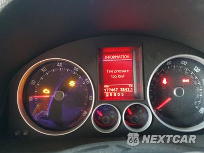 Zdjęcie 9 z 15 samochodu: 2008 VOLKSWAGEN GTI VIN:WVWHV71K38W239709 - miniatura