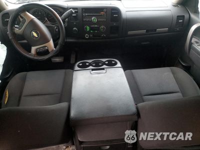 Zdjęcie 8 z 14 samochodu: 2011 CHEVROLET SILVERADO K1500 LT VIN:3GCPKSE36BG133674 - miniatura