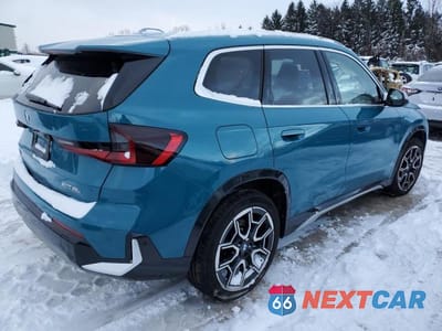 Trzecie zdjęcie samochodu z tyłu: 2023 BMW X1 XDRIVE28I VIN:WBX73EF04P5X95869 - miniatura