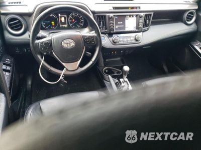 Zdjęcie 8 z 16 samochodu: 2018 TOYOTA RAV4 HV LIMITED VIN:JTMDJREV6JD249341 - miniatura