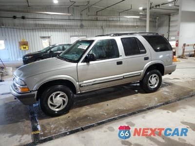 2000 CHEVROLET BLAZER 1GNDT13W8Y2260247 - główne zdjęcie licytacji z USA - miniatura
