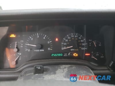 Zdjęcie 9 z 15 samochodu: 2001 JEEP CHEROKEE CLASSIC VIN:1J4FF58S21L516673 - miniatura