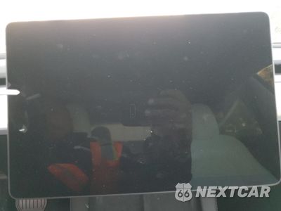 Zdjęcie 9 z 14 samochodu: 2023 TESLA MODEL 3 VIN:5YJ3E1EA2PF698175 - miniatura