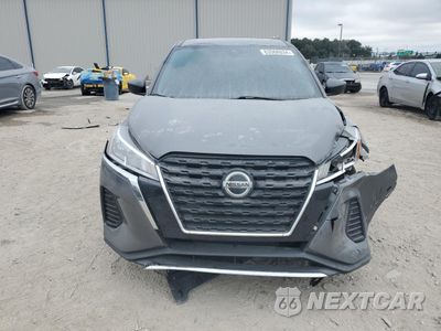 Piąte zdjęcie samochodu w środku: 2021 NISSAN KICKS S VIN:3N1CP5BV0ML478977 - miniatura