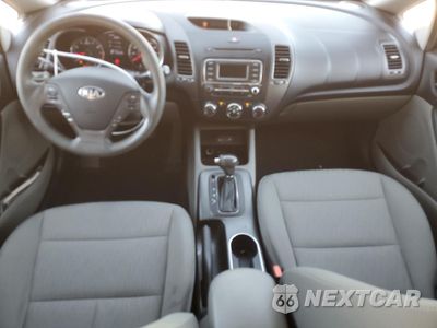 Zdjęcie 8 z 15 samochodu: 2014 KIA FORTE LX VIN:KNAFK4A62E5118413 - miniatura