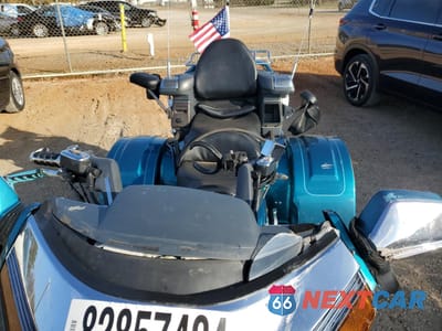 Piąte zdjęcie samochodu w środku: 1992 HONDA GL1500 SE VIN:1HFSC2237NA400812 - miniatura