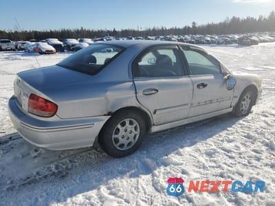 Trzecie zdjęcie samochodu z tyłu: 2003 HYUNDAI SONATA GL VIN:KMHWF25SX3A748134 - miniatura