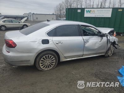 Trzecie zdjęcie samochodu z tyłu: 2017 VOLKSWAGEN PASSAT SE VIN:1VWBT7A33HC001118 - miniatura
