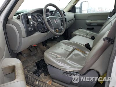 Zdjęcie 8 z 13 samochodu: 2007 GMC SIERRA VIN:1GDHC34KX7E521646 - miniatura