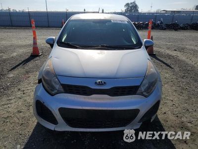 Piąte zdjęcie samochodu w środku: 2013 KIA RIO LX VIN:KNADM5A34D6310177 - miniatura