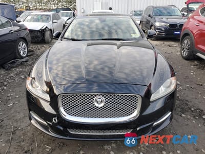 Piąte zdjęcie samochodu w środku: 2011 JAGUAR XJ SUPERCHARGED VIN:SAJWA1GE3BMV03310 - miniatura
