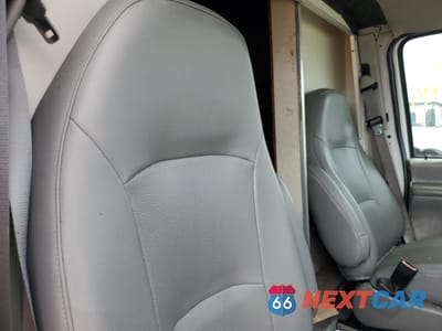 Zdjęcie 10 z 12 samochodu: 2003 FORD ECONOLINE E350 SUPER DUTY CUTAWAY VAN VIN:1FDWE35L63HB83082 - miniatura