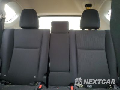 Zdjęcie 10 z 16 samochodu: 2017 TOYOTA RAV4 LE VIN:JTMBFREV2HJ714461 - miniatura