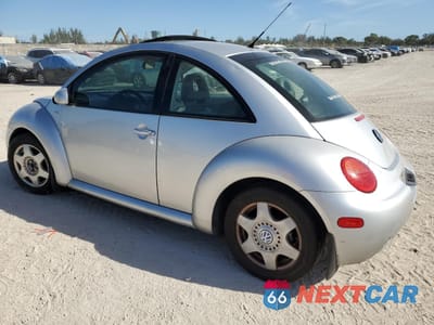 Drugie zdjęcie samochodu z przodu: 2001 VOLKSWAGEN NEW BEETLE GLX VIN:3VWDD21C61M462357 - miniatura