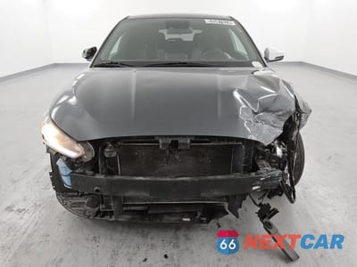 Piąte zdjęcie samochodu w środku: 2019 HYUNDAI VELOSTER BASE VIN:KMHTG6AF9KU019944 - miniatura