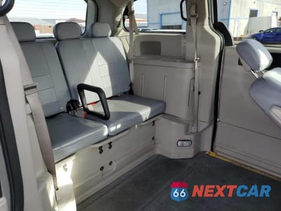 Zdjęcie 11 z 13 samochodu: 2018 DODGE GRAND CARAVAN SE VIN:2C7WDGBG6JR216706 - miniatura