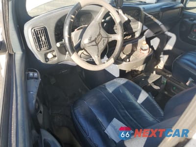 Zdjęcie 8 z 15 samochodu: 2000 CHEVROLET EXPRESS G3500 VIN:1GAHG39R5Y1273516 - miniatura