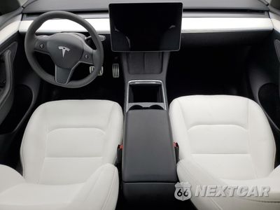 Zdjęcie 8 z 15 samochodu: 2023 TESLA MODEL Y VIN:7SAYGDEF2PF978372 - miniatura