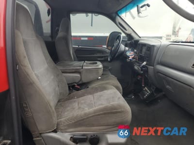 Piąte zdjęcie samochodu w środku: 2004 FORD F550 SUPER DUTY VIN:1FDAF57P44EA78627 - miniatura