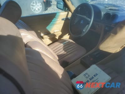 Zdjęcie 8 z 12 samochodu: 1982 MERCEDES-BENZ 380 SL VIN:WDBBA45A7CB012779 - miniatura