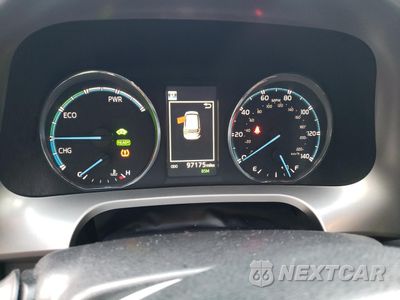 Zdjęcie 9 z 16 samochodu: 2018 TOYOTA RAV4 HV LIMITED VIN:JTMDJREV6JD249341 - miniatura