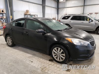 Czwarte zdjęcie samochodu z boku: 2014 KIA FORTE LX VIN:KNAFX4A62E5157617 - miniatura