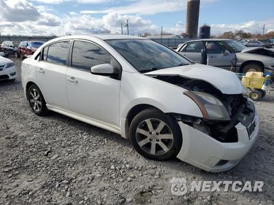 Czwarte zdjęcie samochodu z boku: 2012 NISSAN SENTRA 2.0 VIN:3N1AB6AP1CL747078 - miniatura