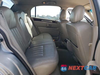 Zdjęcie 10 z 15 samochodu: 2006 LINCOLN TOWN CAR SIGNATURE VIN:1LNHM81V16Y614156 - miniatura