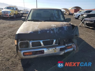 Piąte zdjęcie samochodu w środku: 1993 NISSAN TRUCK SHORT WHEELBASE VIN:1N6SD11S7PC300255 - miniatura