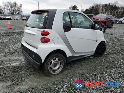 Trzecie zdjęcie samochodu z tyłu: 2015 SMART FORTWO PURE VIN:WMEEJ3BA4FK798432 - miniatura