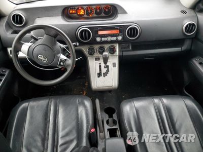 Zdjęcie 8 z 15 samochodu: 2009 TOYOTA SCION XB VIN:JTLKE50E891083899 - miniatura