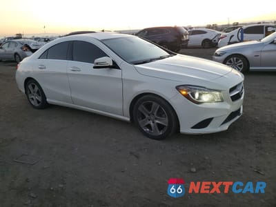 Czwarte zdjęcie samochodu z boku: 2016 MERCEDES-BENZ CLA 250 VIN:WDDSJ4EB3GN296741 - miniatura