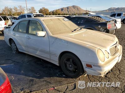 Czwarte zdjęcie samochodu z boku: 2001 MERCEDES-BENZ E 320 VIN:WDBJF65J31B240915 - miniatura