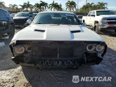 Piąte zdjęcie samochodu w środku: 2015 DODGE CHALLENGER SXT VIN:2C3CDZAG9FH728085 - miniatura