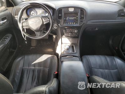 Zdjęcie 8 z 13 samochodu: 2015 CHRYSLER 300 S VIN:2C3CCABG1FH803025 - miniatura