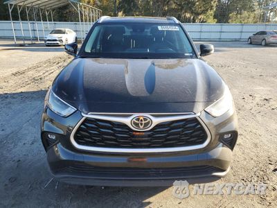 Piąte zdjęcie samochodu w środku: 2022 TOYOTA HIGHLANDER XLE VIN:5TDGZRAH5NS549002 - miniatura
