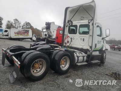 Czwarte zdjęcie samochodu z boku: 2021 FREIGHTLINER CASCADIA 116 VIN:3AKJHTDV8MSMR0242 - miniatura