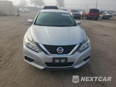 Piąte zdjęcie samochodu w środku: 2017 NISSAN ALTIMA 2.5 VIN:1N4AL3AP2HN347049 - miniatura