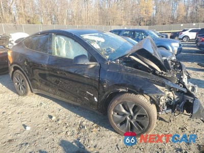 Czwarte zdjęcie samochodu z boku: 2024 TESLA MODEL Y VIN:7SAYGDEE1RA322705 - miniatura