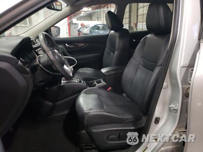 Zdjęcie 7 z 16 samochodu: 2017 NISSAN ROGUE SV VIN:5N1AT2MV8HC770837 - miniatura