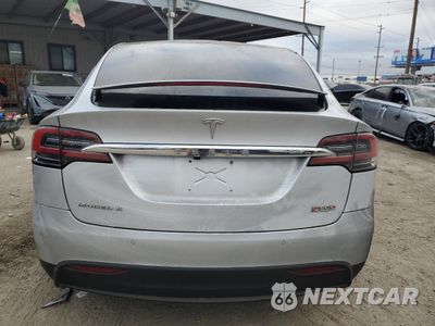 Zdjęcie 6 z 15 samochodu: 2016 TESLA MODEL X VIN:5YJXCBE49GF000331 - miniatura