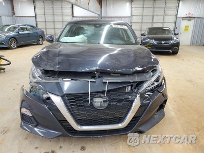 Piąte zdjęcie samochodu w środku: 2021 NISSAN ALTIMA SV VIN:1N4BL4DVXMN324911 - miniatura