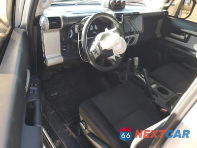 Zdjęcie 8 z 14 samochodu: 2007 TOYOTA FJ CRUISER VIN:JTEBU11F170060669 - miniatura