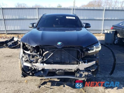 Piąte zdjęcie samochodu w środku: 2024 BMW X4 M VIN:5YM23EC0XR9V80155 - miniatura