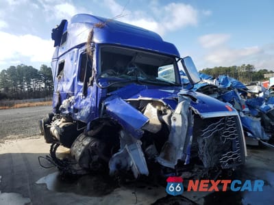 2020 VOLVO VN VNL 4V4NC9EH5LN238521 - główne zdjęcie licytacji z USA - miniatura